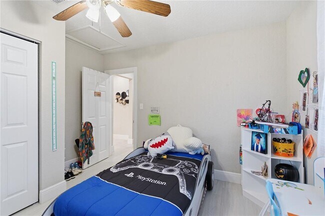 Building Photo - 2717 W Cherry St