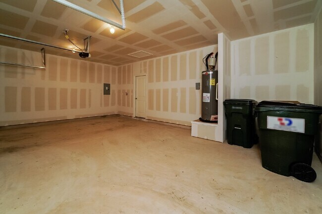 Building Photo - 141 Rubrum Rd