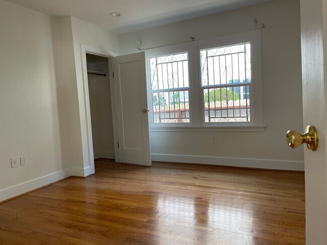 Building Photo - 1449 Livonia Ave