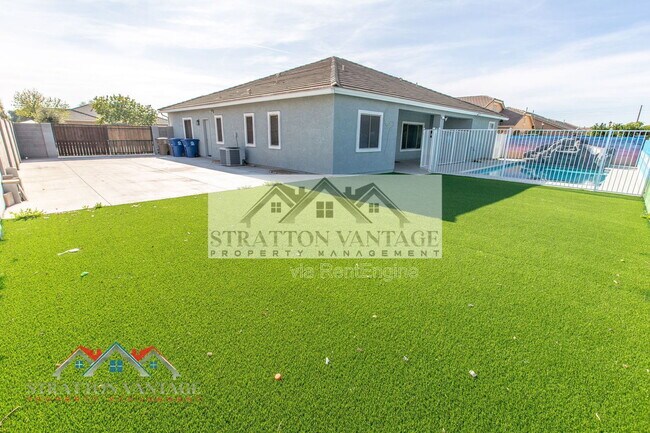 Building Photo - 21748 E Escalante Rd