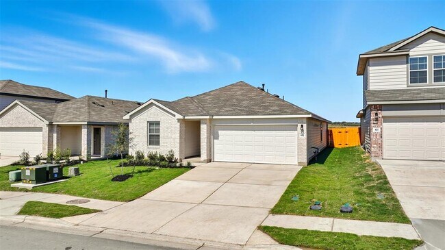Building Photo - 445 Mustang Dr