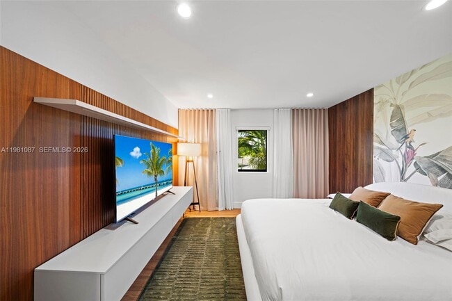 Building Photo - 710 S Shore Dr