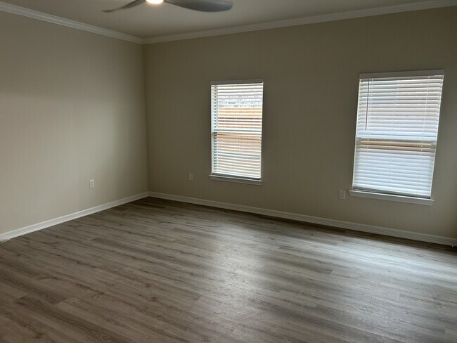Building Photo - 9650 Champion Heavens Dr