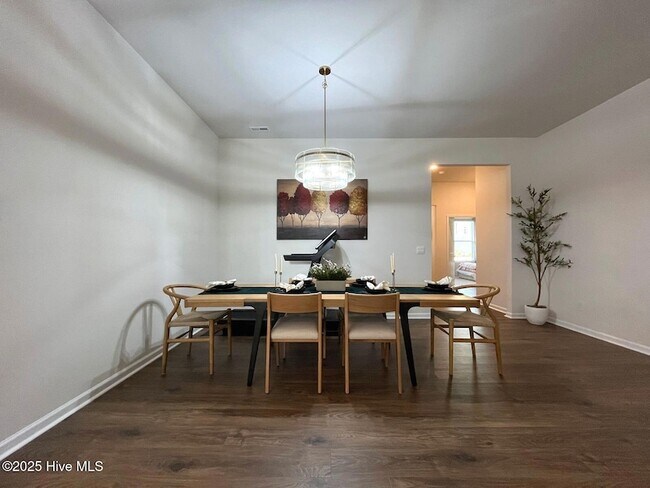 Building Photo - 742 Carnegie court