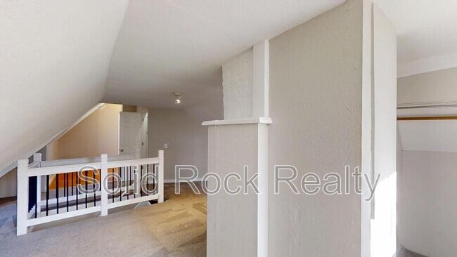 Building Photo - 219 N Institute St