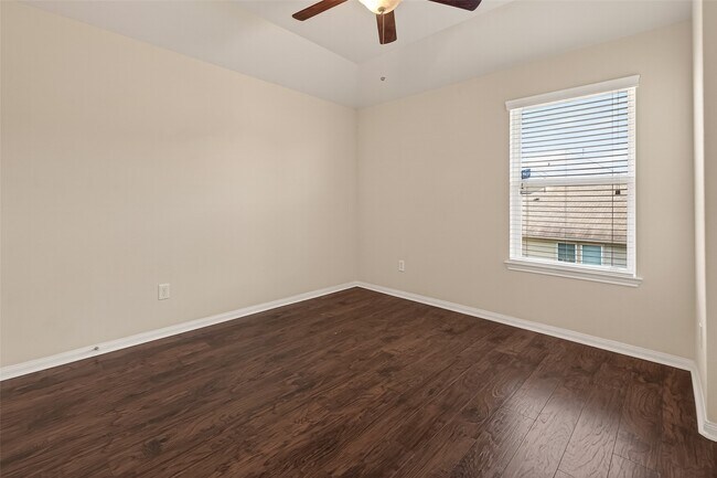 Building Photo - 24914 Diamond Ranch Dr