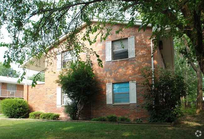 Building Photo - 1377 Forsythe Ave