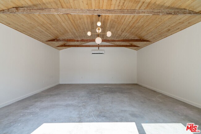 Building Photo - 4031 Edenhurst Ave