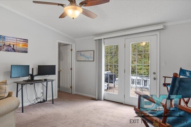 Building Photo - Lakefront Rental in Long Branch Shores