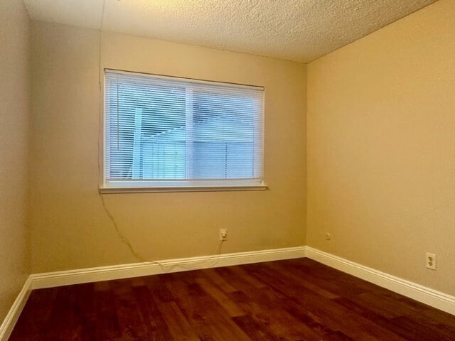 Building Photo - Beautifully Updated 4-Bedroom Home