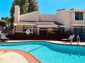 Building Photo - 691 Palomino Dr