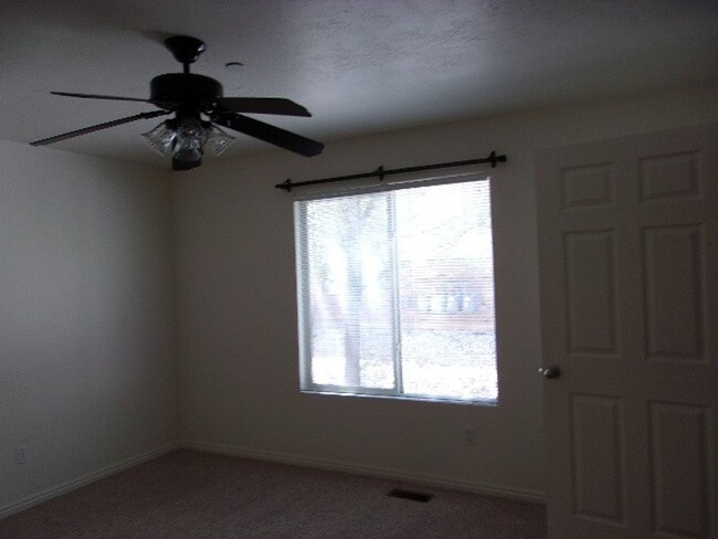 Building Photo - Family Apartment