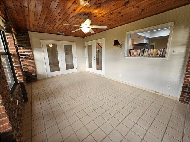 Building Photo - 6539 Brentwood Dr.