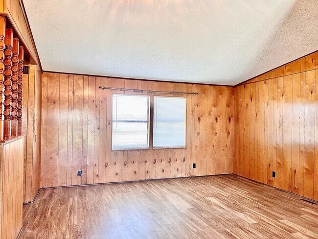Building Photo - 18425 Blake Manor Rd