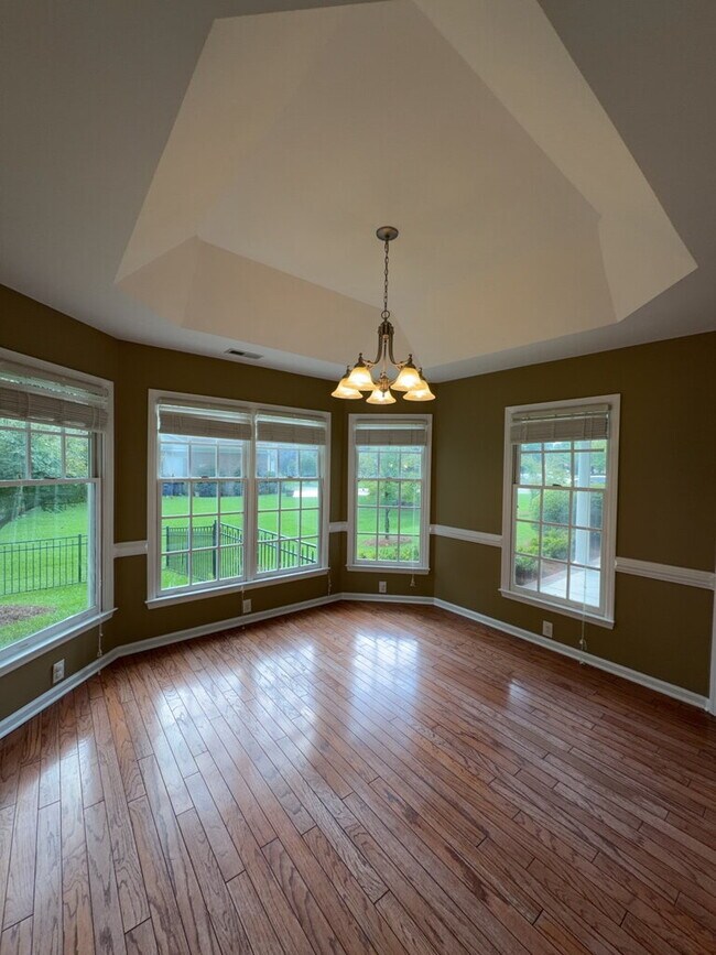 Building Photo - Beautiful 4 Bedroom, 3 Bath Home-211 Bethesda Ct.
