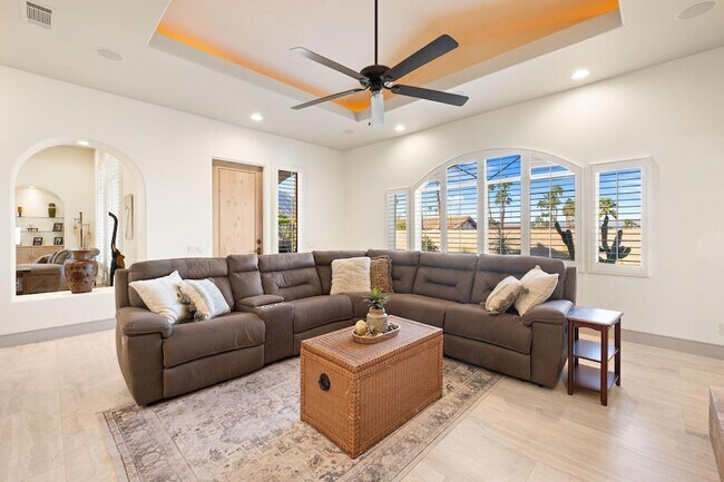 Building Photo - 73110 Calliandra St