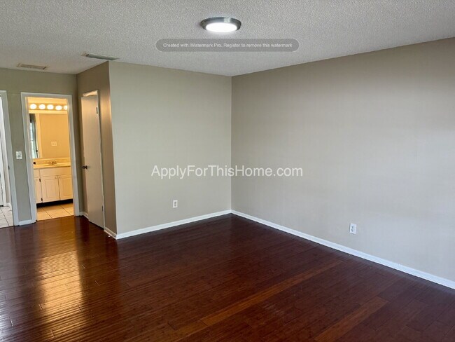Building Photo - Single Family Home