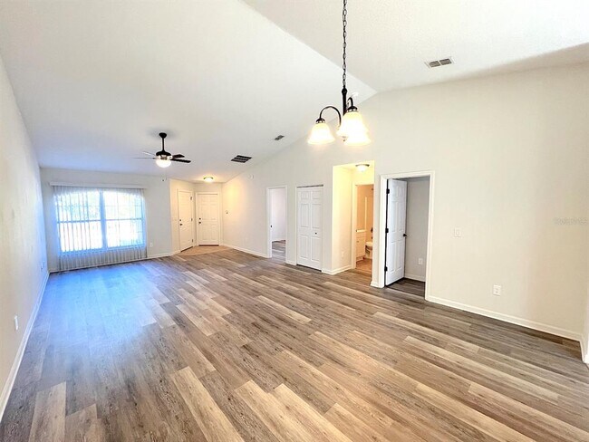 Building Photo - 20 Plateau Ln