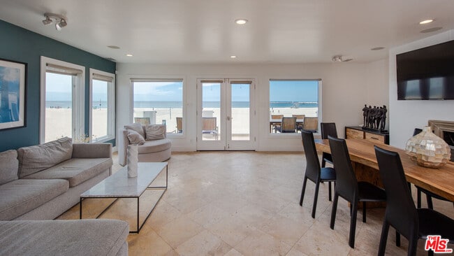 Building Photo - 6419 Ocean Front Walk
