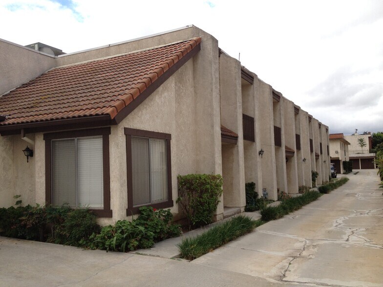 Driveway - 507 S Orange Ave