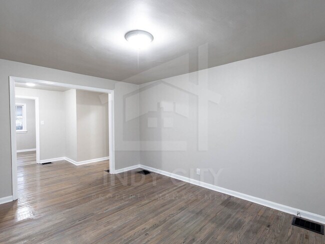 Building Photo - 610 S Sherman Dr