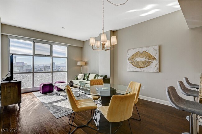 Building Photo - 150 S Las Vegas Blvd