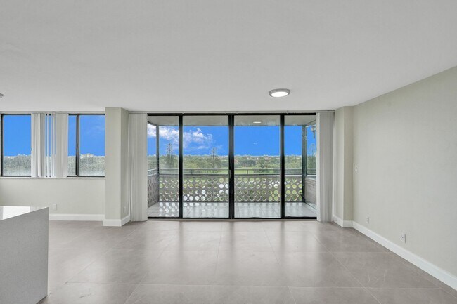 Building Photo - 4810