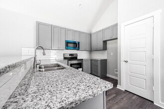 Building Photo - 16977 Glenheath St