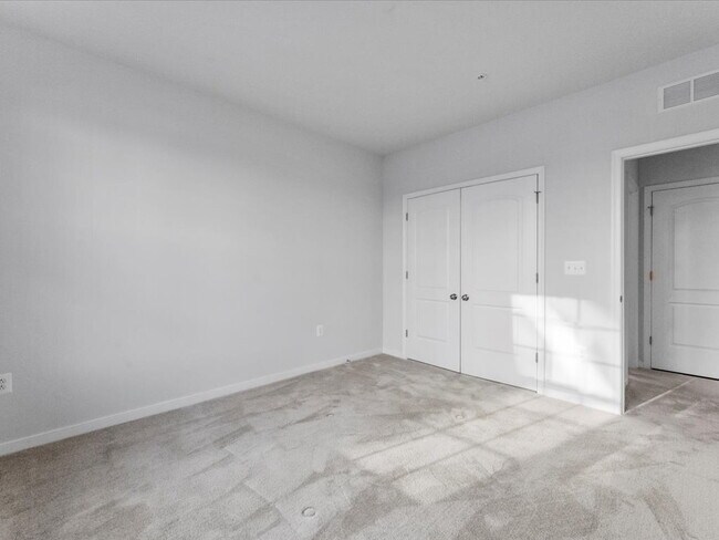 Building Photo - 5925 Laurel Bed Ln