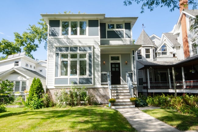 Building Photo - 7244 W Everell Ave