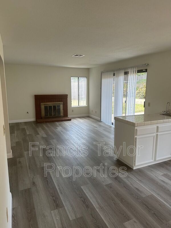 Building Photo - 954 Cornwell Ct