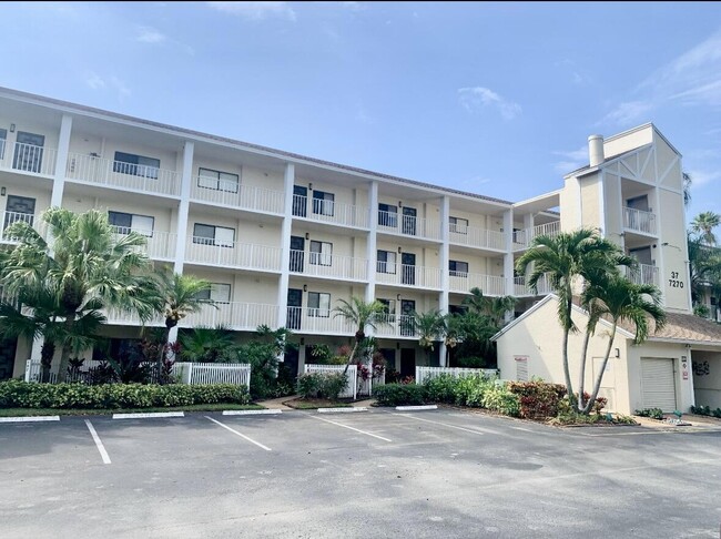 Building Photo - 7270 Ashford Pl