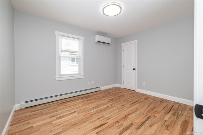 Building Photo - 3-18-320 Beach 88th St