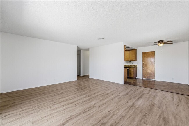 Building Photo - 3 Bedroom in Indian Cove Neighborhood