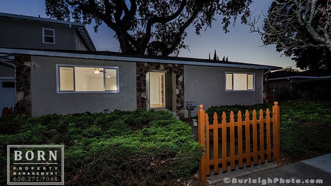 Building Photo - 992 Cleveland St