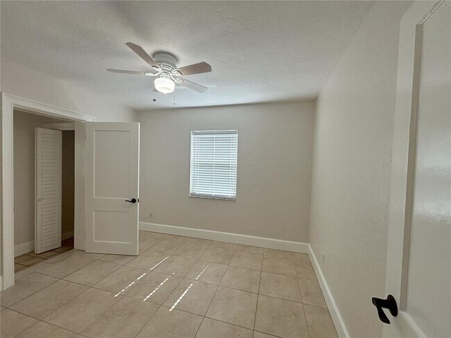 Building Photo - 4727 W Wallcraft Ave