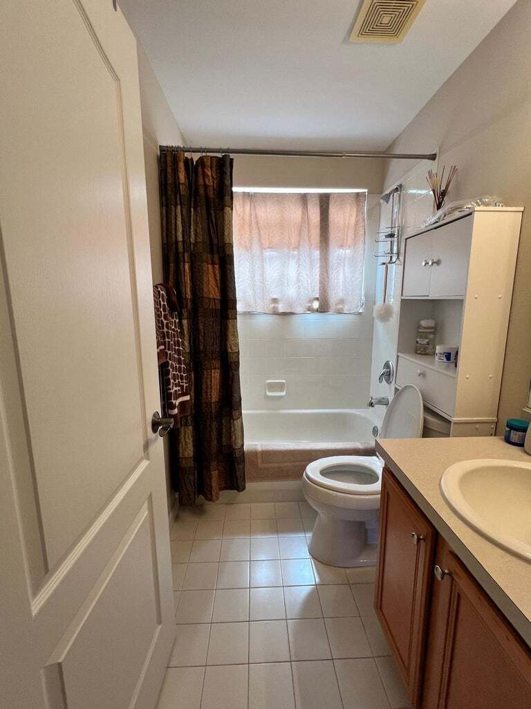 Building Photo - 217 Berenger Walk