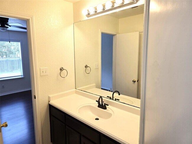 Building Photo - 1600 Hollow Tree Blvd