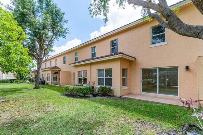 Building Photo - 809 Talia Cir