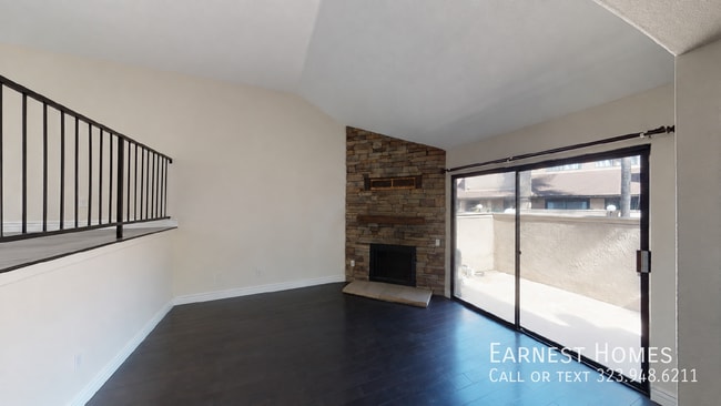 Building Photo - 14401 Plummer St