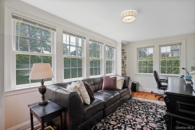 Building Photo - 30 Summit St