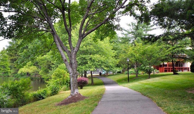 Building Photo - 7759 New Providence Dr