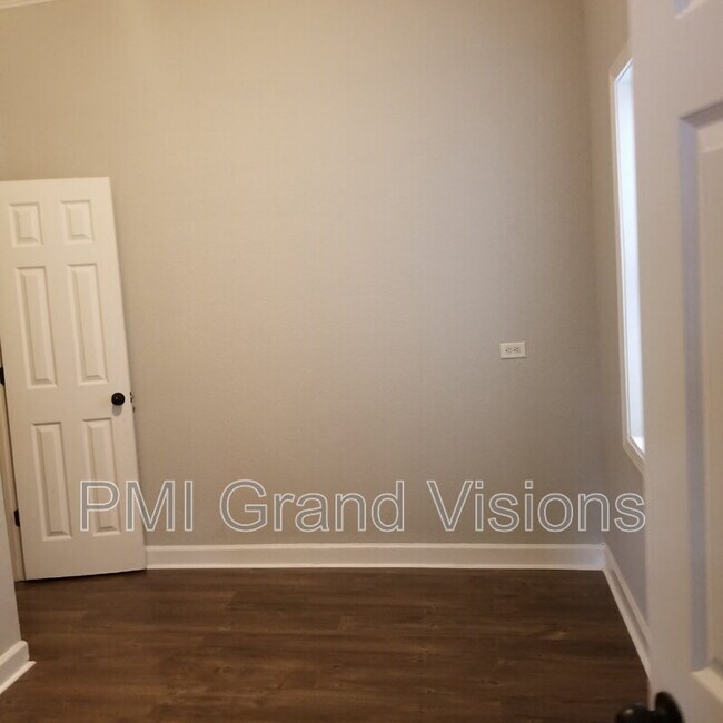 Building Photo - 140 N 17th St