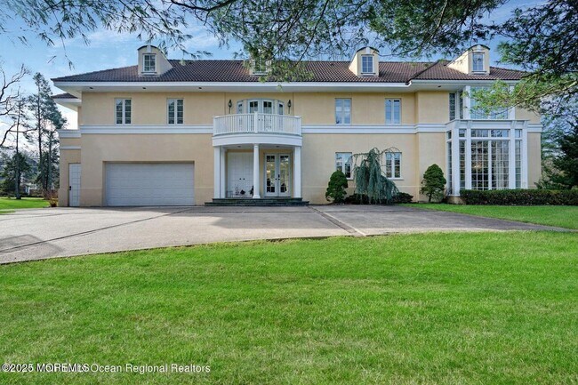 Building Photo - 758 Roseld Ave