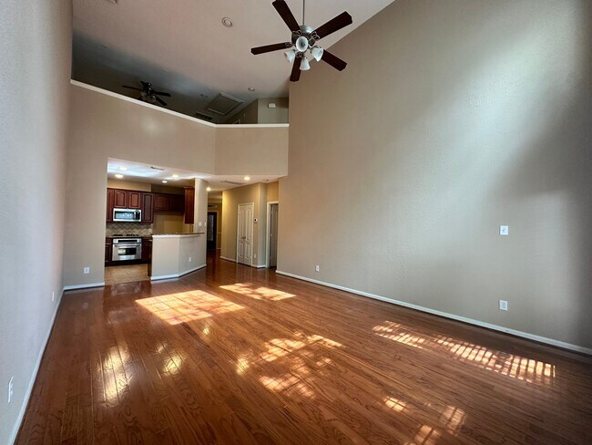 Building Photo - 1122 Glenwood Canyon Ln