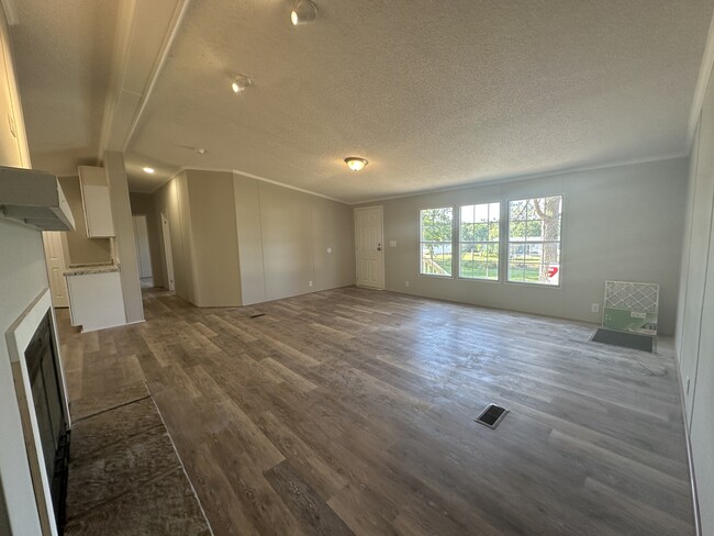 Building Photo - 796 Apple Orchard Rd
