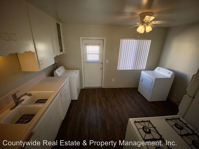 Building Photo - 1100-1154 N Mollison Ave