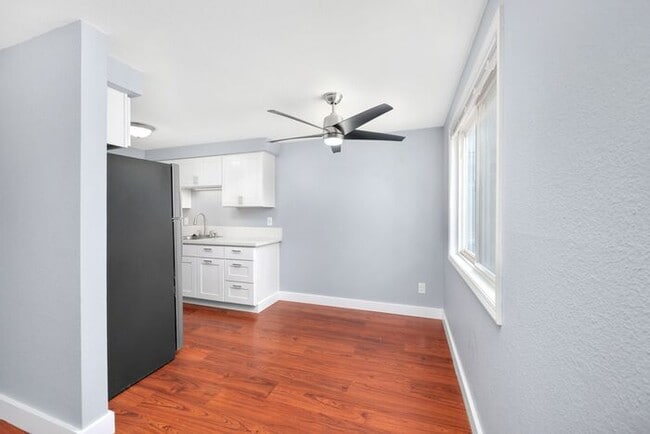 Building Photo - Cozy up in front of a fireplace in this beautiful 2bedroom!!!