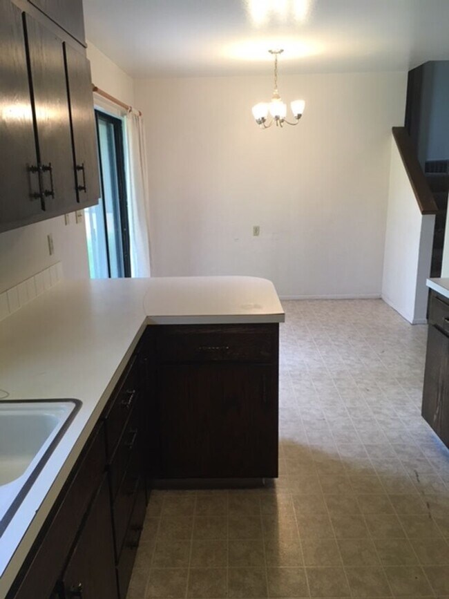 Building Photo - Space, Comfort & Convenience in One Great Home