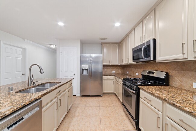 Building Photo - 26610 Marble Falls Bend